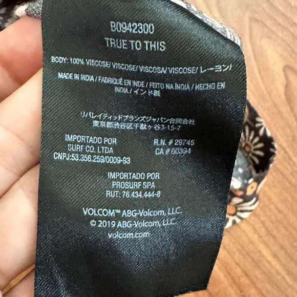 Volcom Floral Shorts - Picture 5 of 6